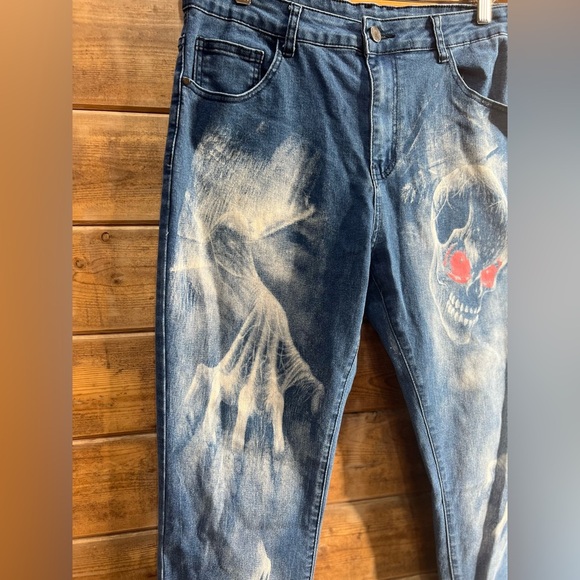 💀 Custom Airbrushed Halloween Skull Themed Jeans – Size 35 💀 High Rise w/Stretch - Picture 6 of 10
